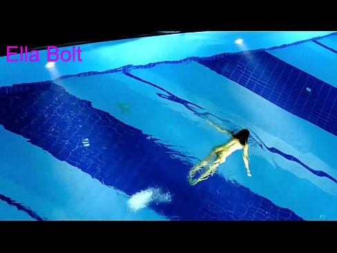 ❤️ මට නැරඹීම නැවැත්විය නොහැක, තරුණ රන්වන්තිය ELLA BOLT නිවාඩු නිකේතනයේ තටාකයේ නිරුවතින් පිහිනීමට හසු විය ❤ Porno si.taxiporec.top ❌️❤